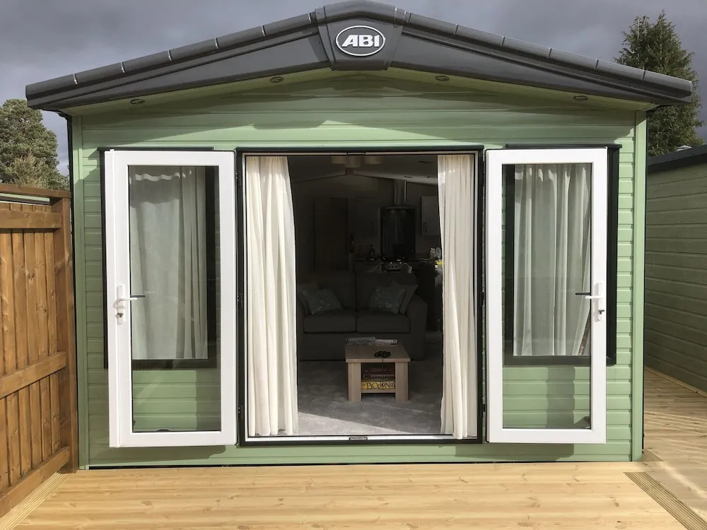 Luxury 2 Bedroom Caravan in Stunning Location