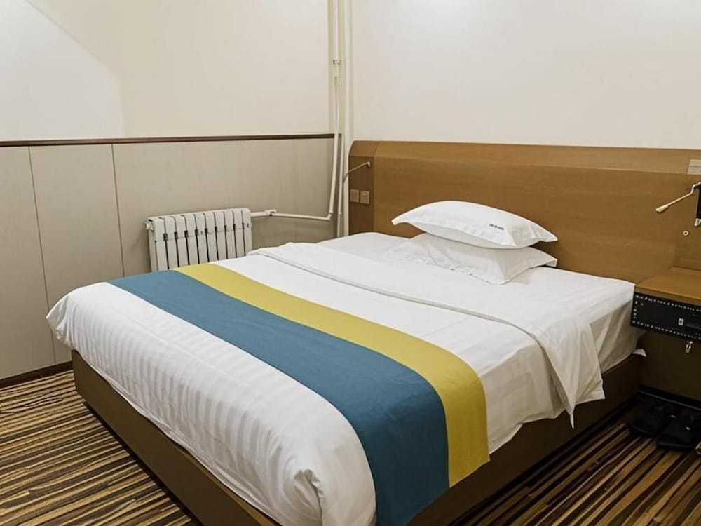 Qiqiaowu Hotel Xinfadi Subway Station