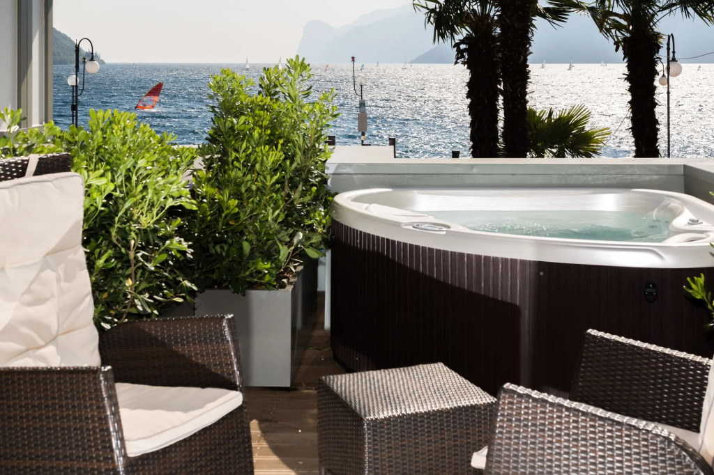 Hotel Lago Di Garda