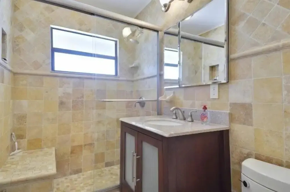 Beautiful 2 bedroom with Boat Slip 2 Home by RedAwning