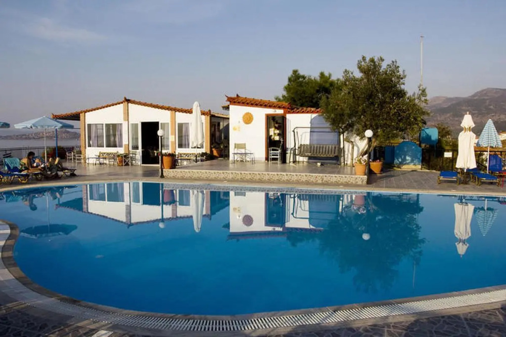 Anaxos Hill Village