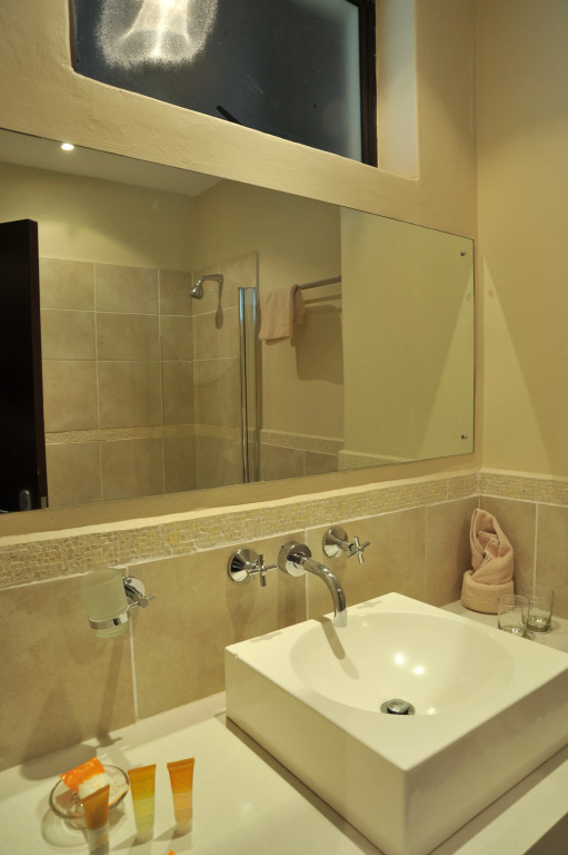Cresta Rileys Hotel