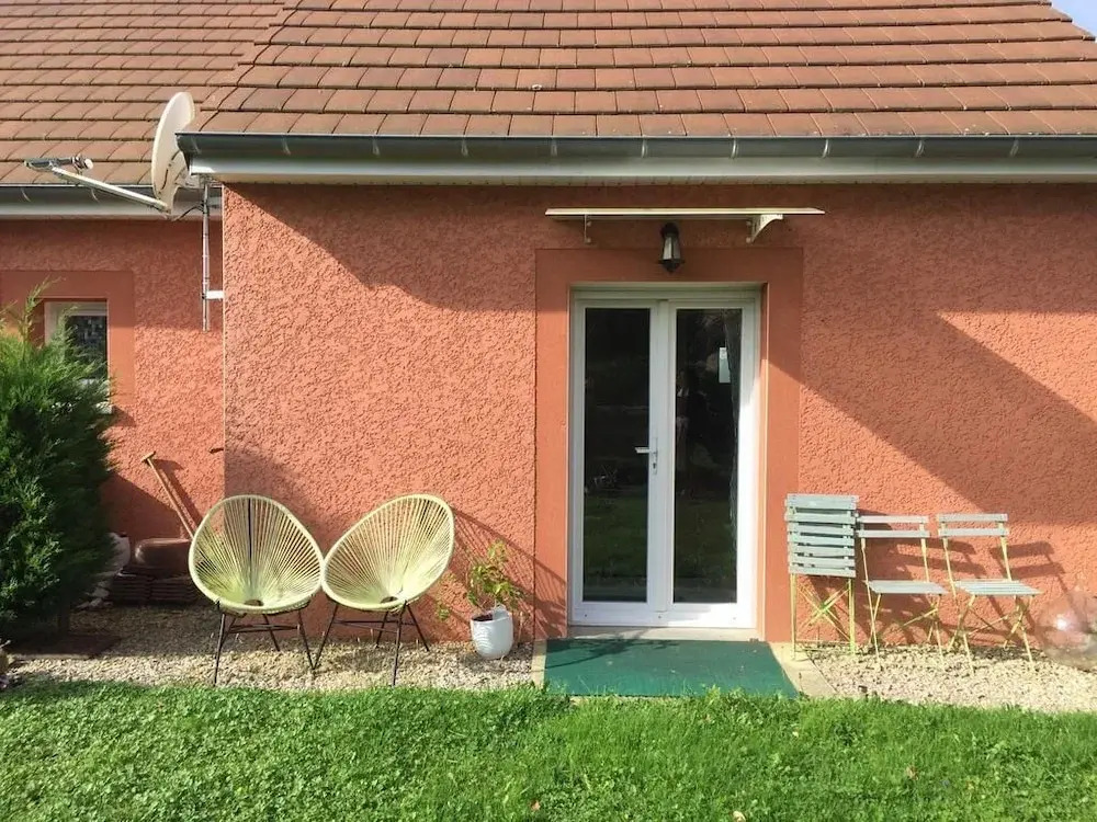 Maison a la campagne à 2 km du circuit de Bresse