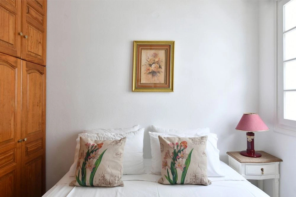 Hara Studios and Apartments