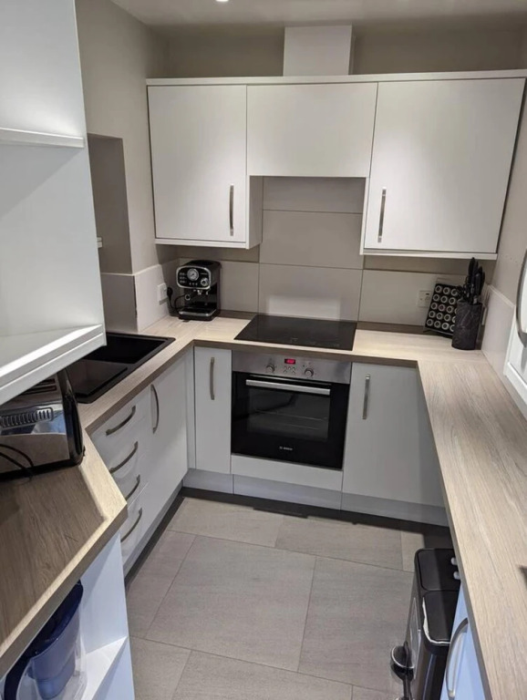 Captivating 1-bed Apartment in Bath With Parking