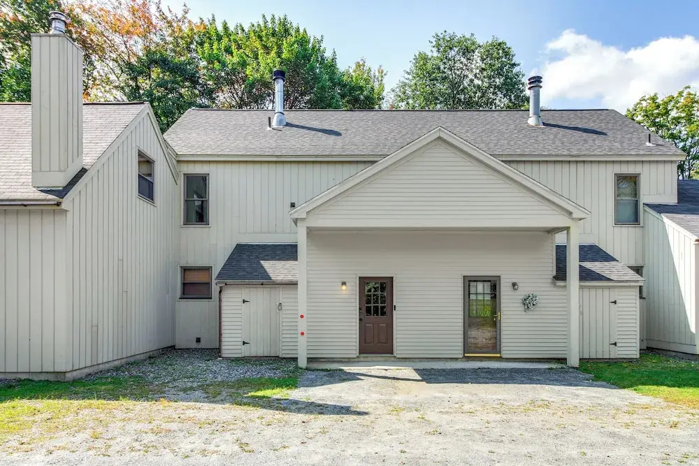 West Dover Townhome Near Mount Snow Shuttle Stop!