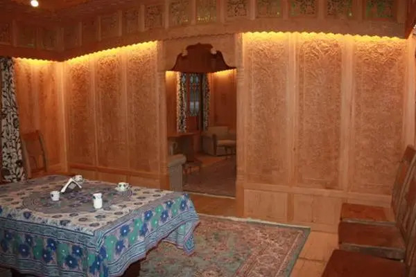 Khilona Group of Houseboats