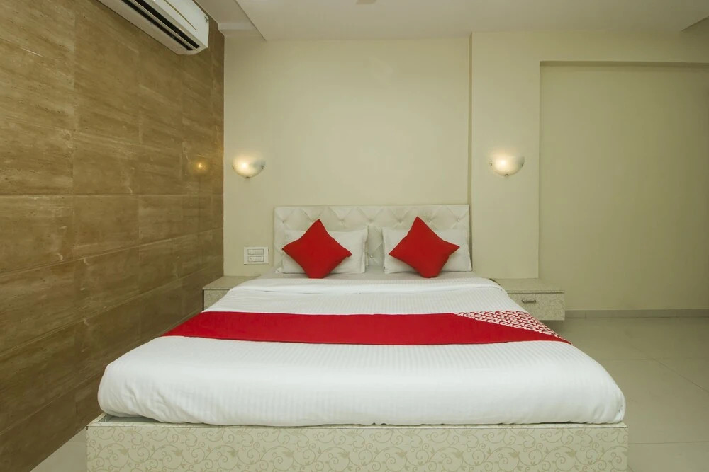 OYO 18610 Hotel Parivar Garden