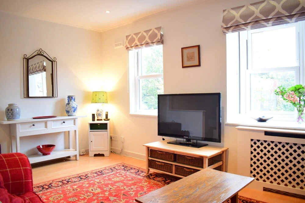 3 Bedroom House in Battersea Accommodates 5