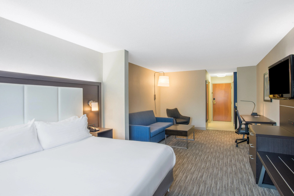 Holiday Inn Express Hotel & Suites Boston - Marlboro by IHG