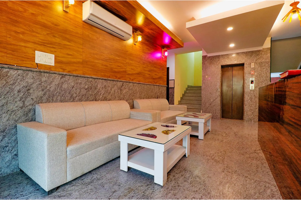 FabHotel Elite Peak