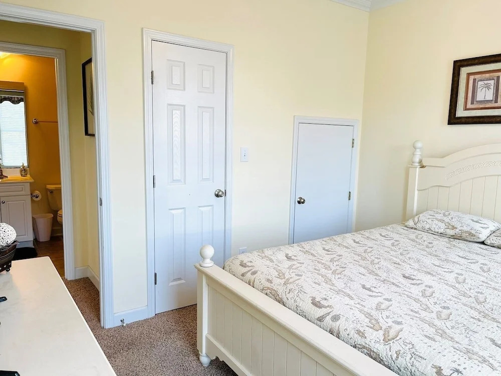 Angling Inn 4 Bedroom Home by RedAwning