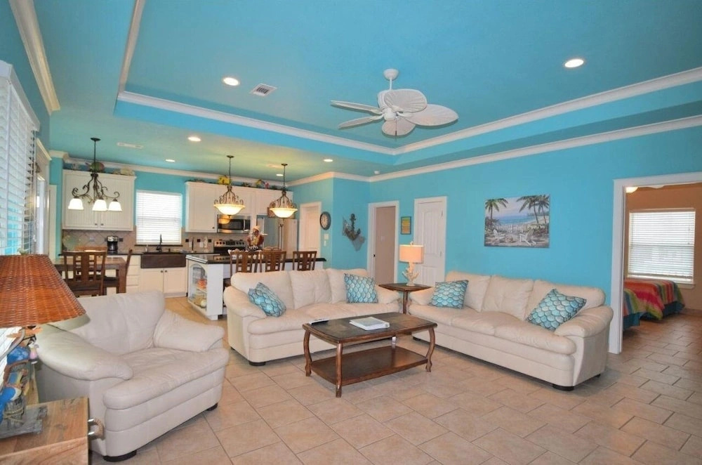 Sum Beach 4 Bedroom Home
