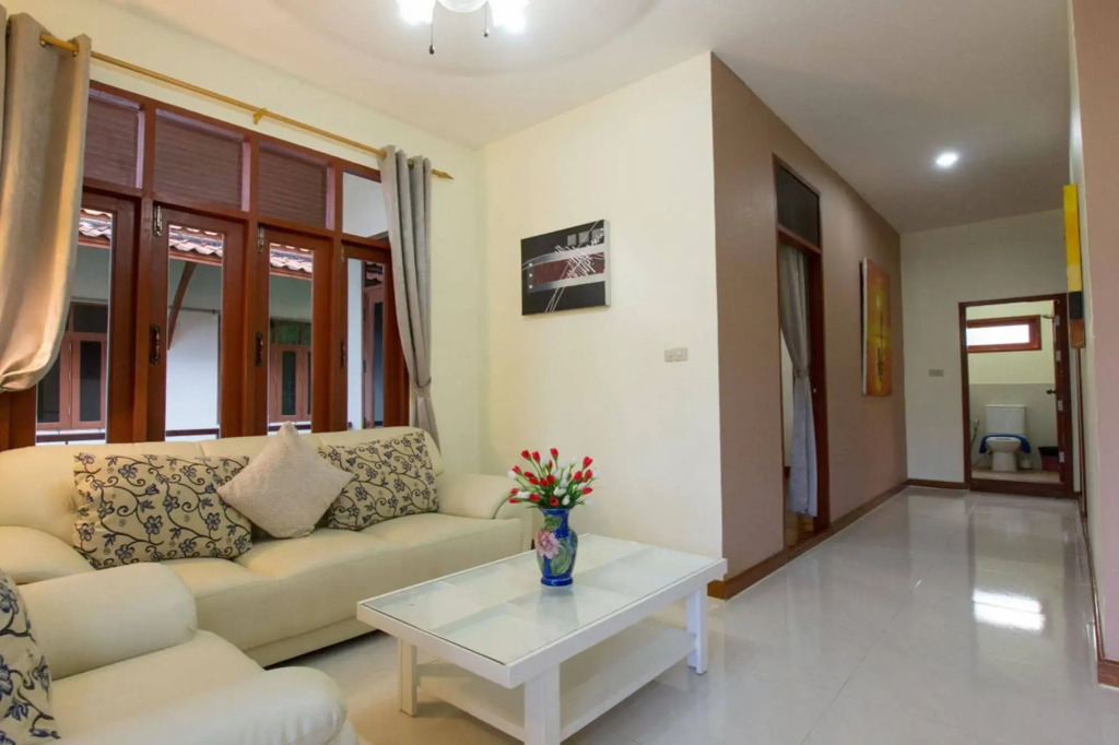 爱沙万别墅酒店(Aisawan Villas)