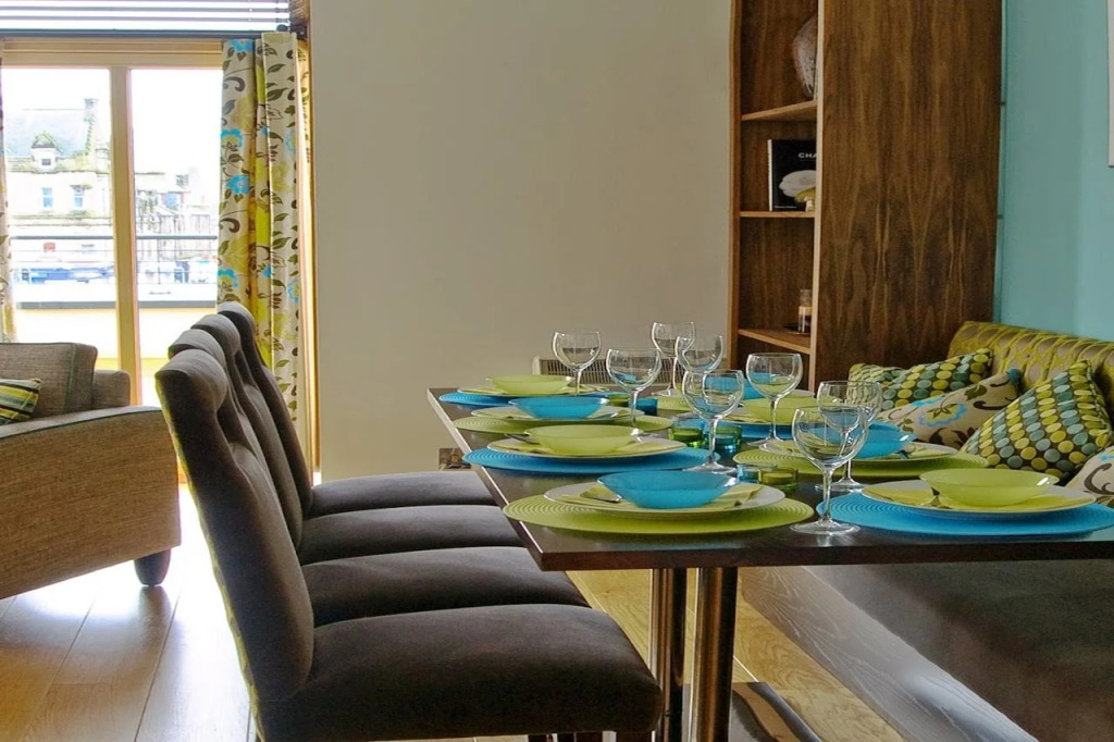 Highland Apartments by Mansley