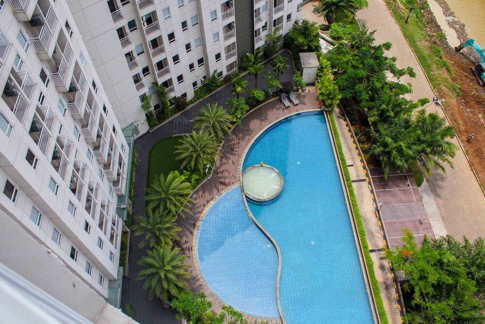 Modern And Spacious Studio Apartment At Mustika Golf Residence