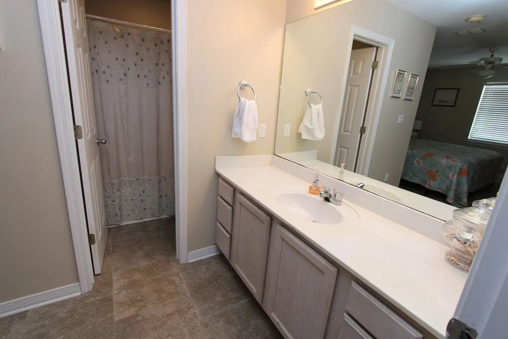 Alabama Sands #10 2 Bedroom Condo by RedAwning