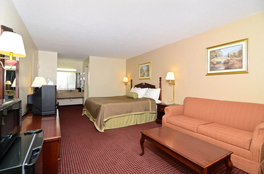 Travelers Inn & Suites - Memphis