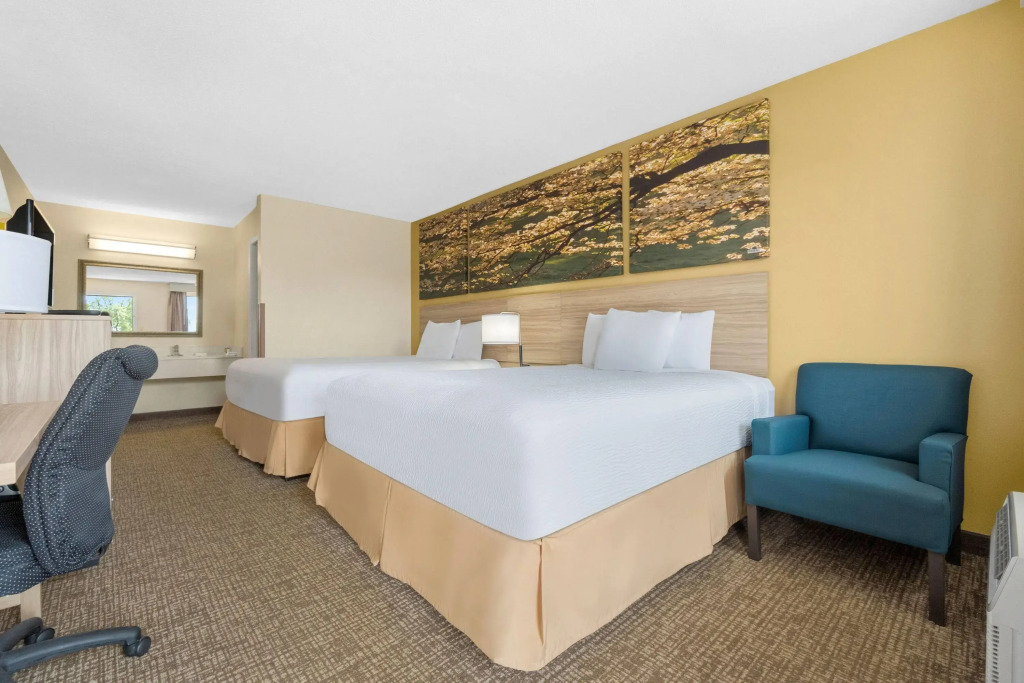 Days Inn by Wyndham Fort Wayne
