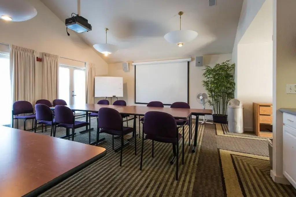 Coral Reef Inn & Condo Suites