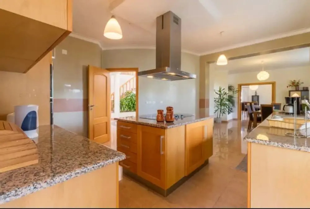 Villa - 5 Bedrooms with Pool - 107747