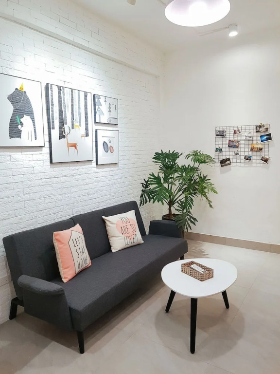 Ha Noi Unique Railway Homestay