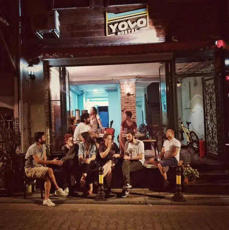 YOLO Hostel