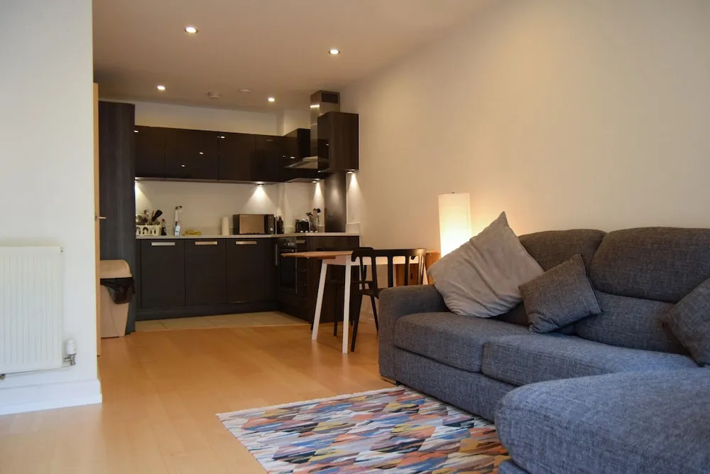 Modern 1 Bedroom Flat in East London