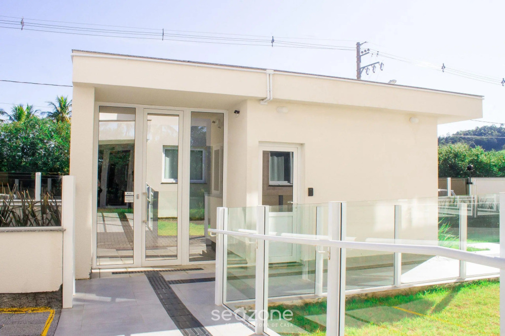 Apto moderno com piscina e churrasqueira CRR201