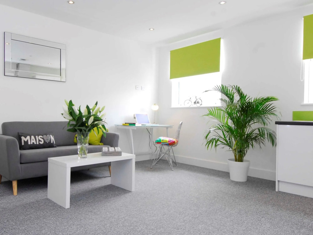 Fox House, Studio Apartments