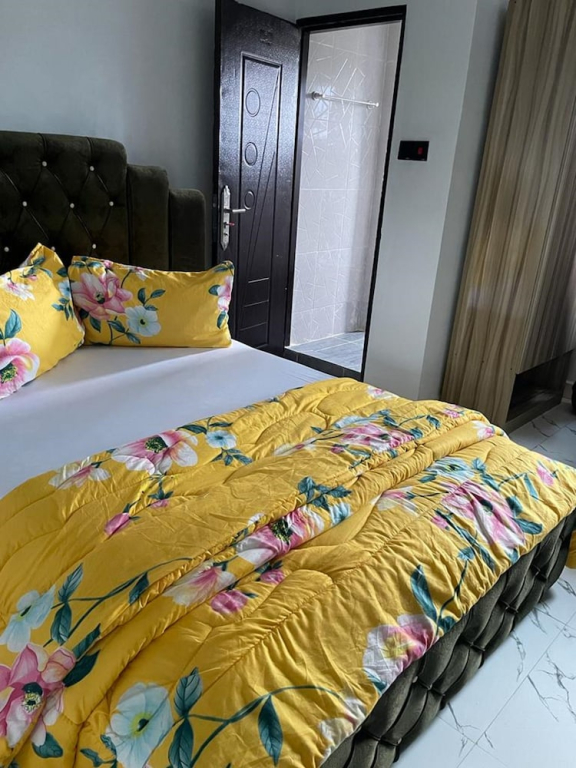 J Clay Hotels And Suites