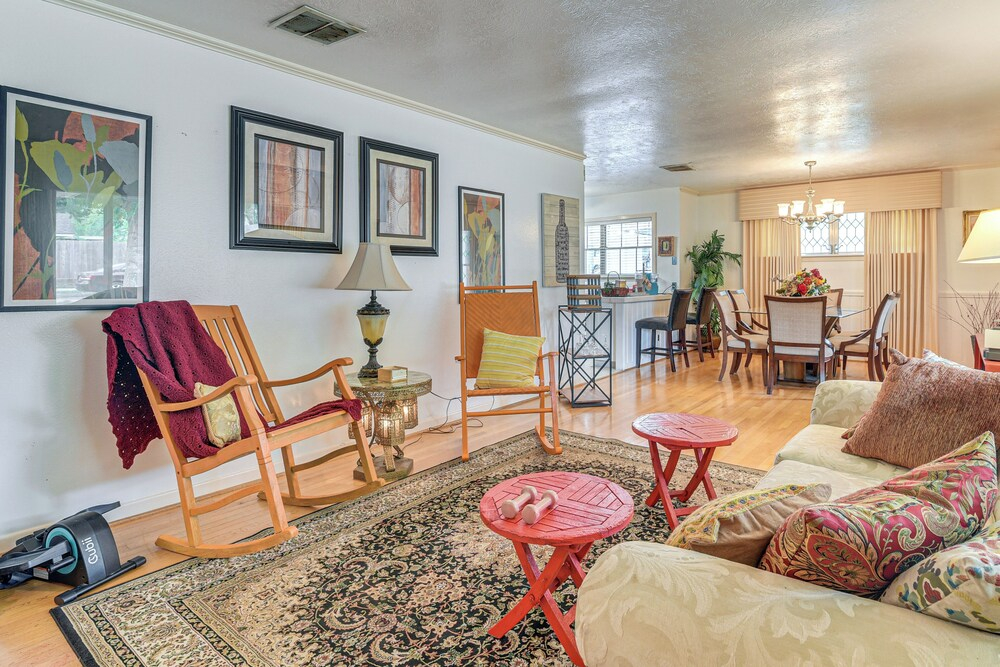 Shop, Dine & Explore: Home 3 Mi to NRG Stadium