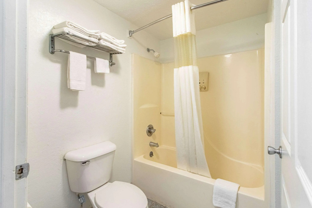 Quality Inn & Suites Dickson