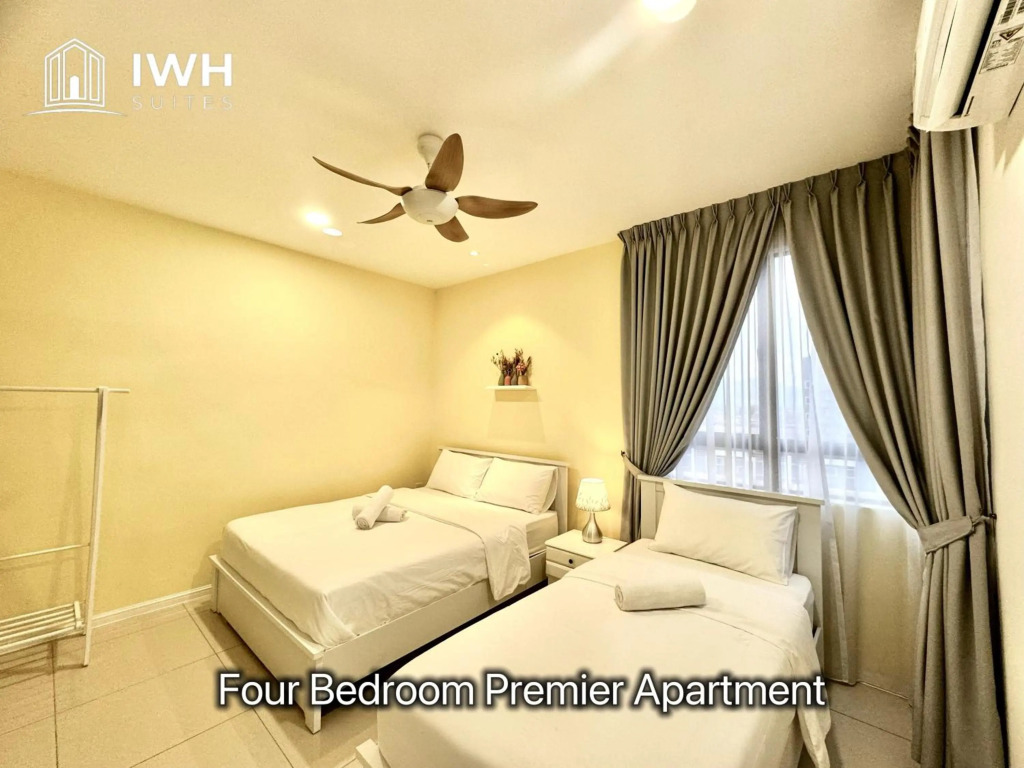 Ipoh Waterpark Homestay 7-12pax 3 Or 4Bedrooms Pool or City View with 2parking