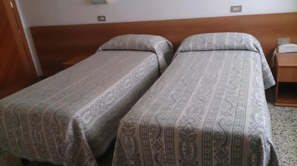 Отель Cortina