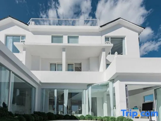 Huating White Silence Vacation Apartment (Longkan Wharf)
