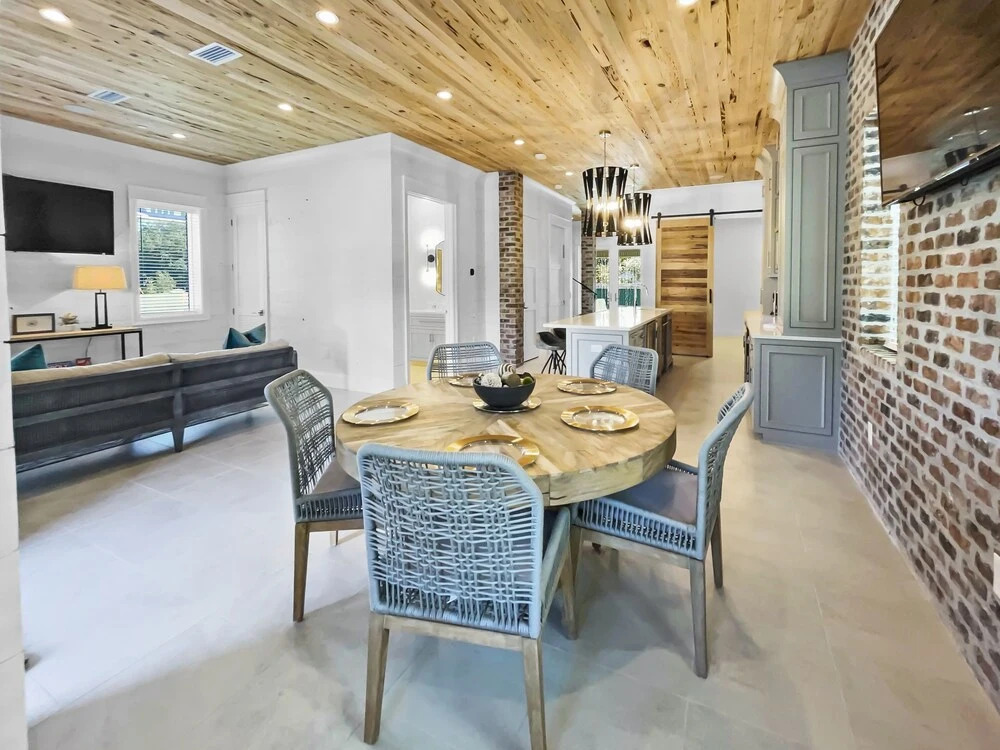 Summer Wind 7 Bedroom Home by RedAwning