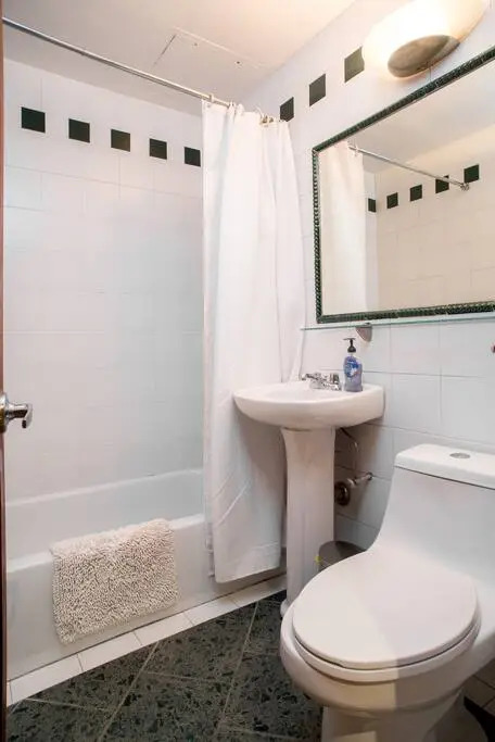 61-2c Prime UES 2BR Newly Furnished Best Value