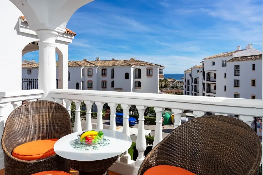 Charming Apartment Near Beach and Golf Ref 115