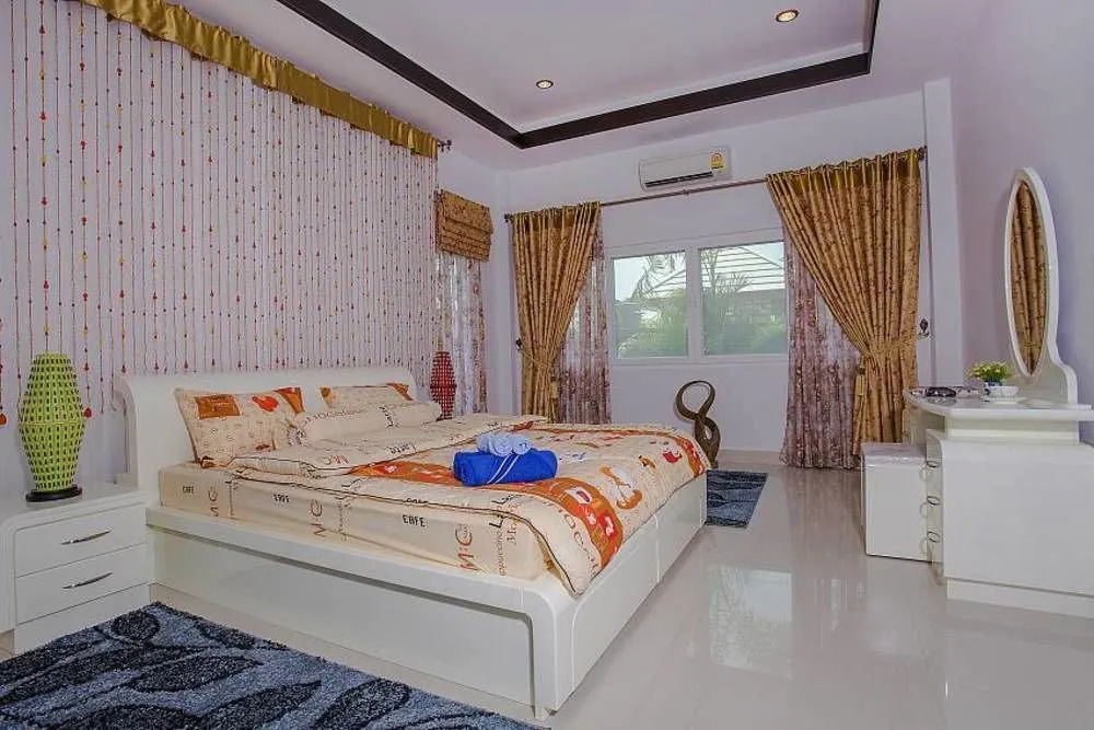 Thammachat P3 Victoria Villa 3 Beds