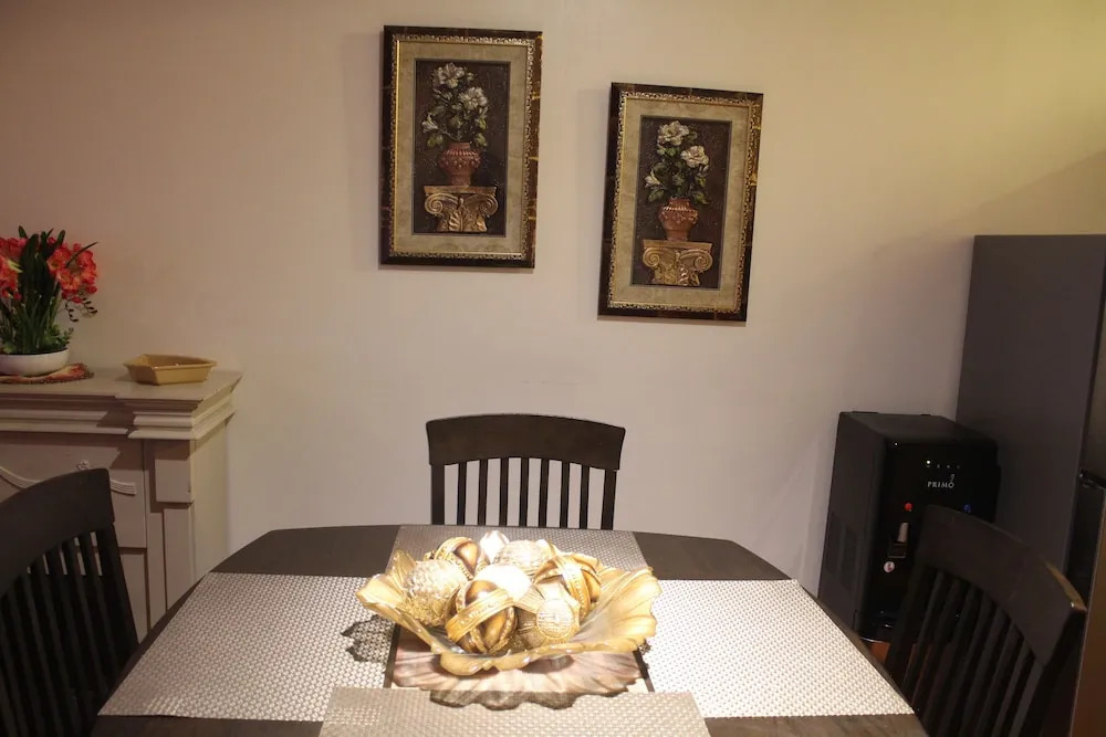 Spacious Comfy Room in Cozy Classy Duplex