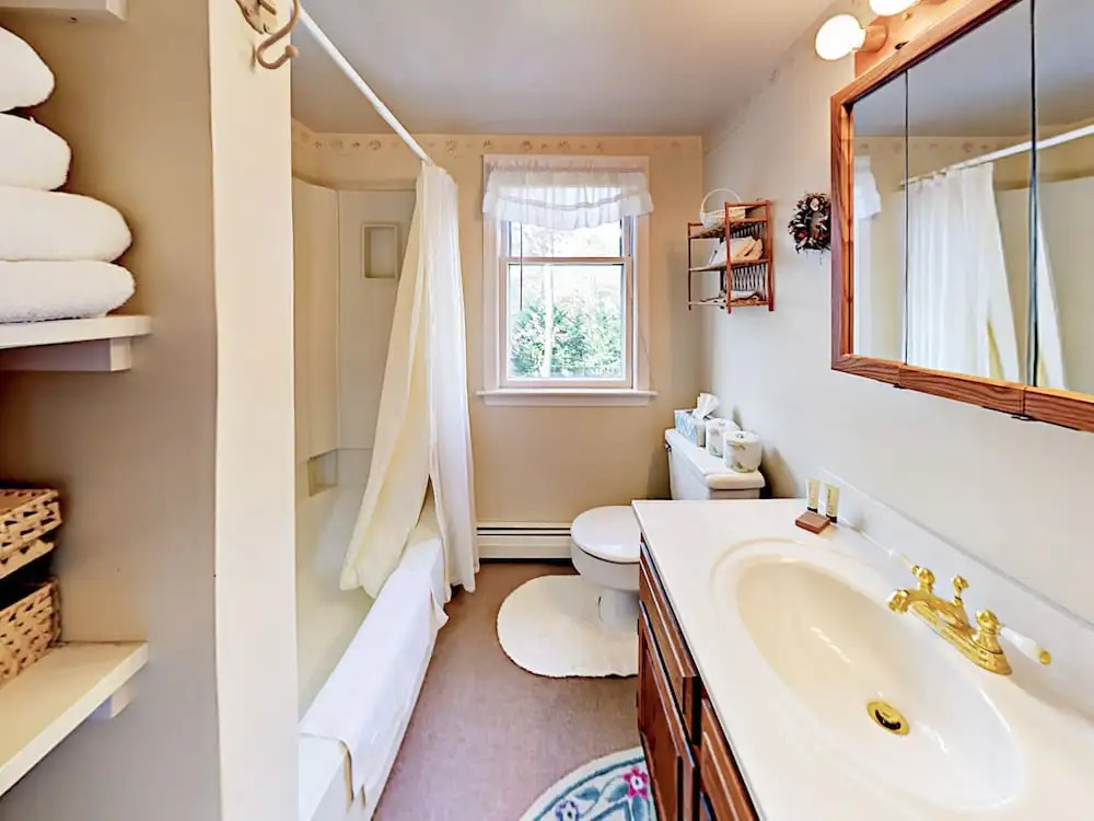 Daisy Street 12 - 4 Br Home