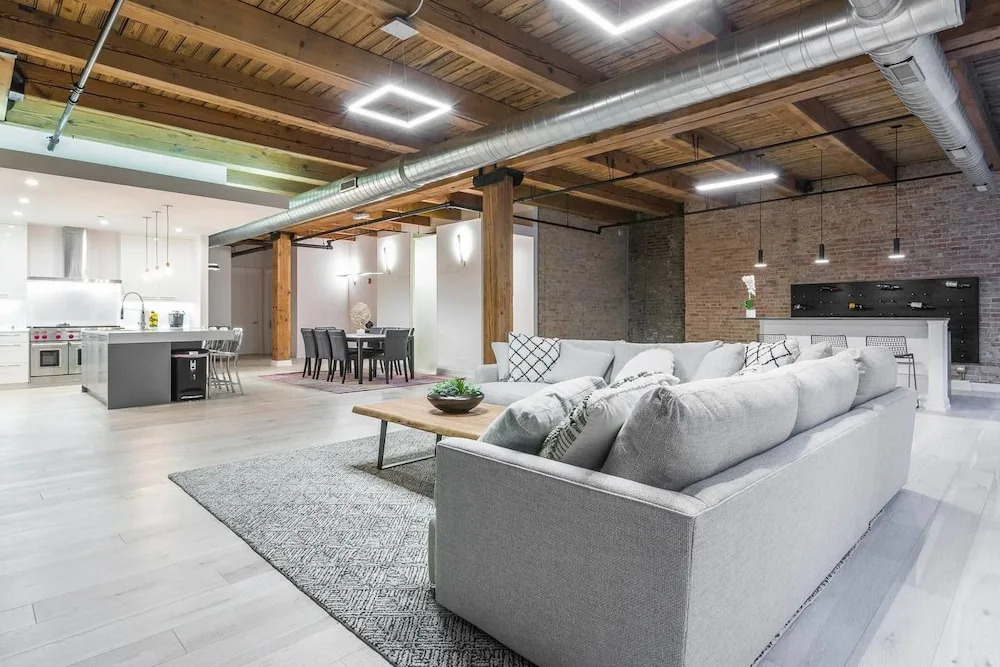Breathtaking 6 BDR Luxury Condo Downtown Chicago