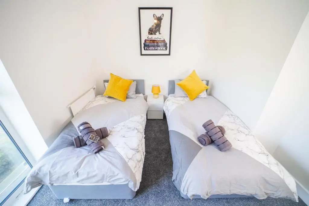 3 bedroom house in Birmingham City centre - Sleeps 6 (Netflix included)