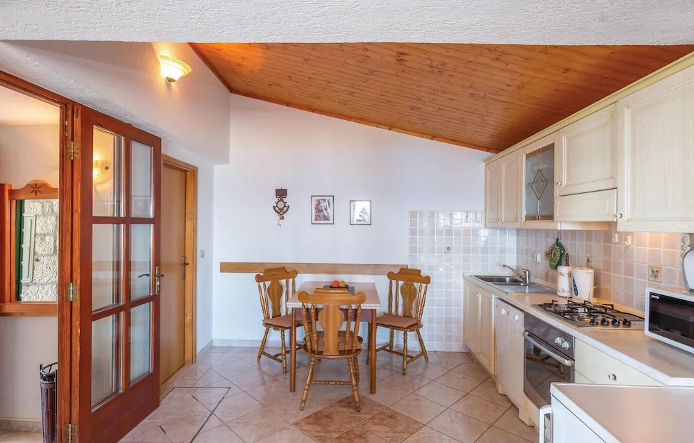Two-Bedroom Holiday Home In Tucepi