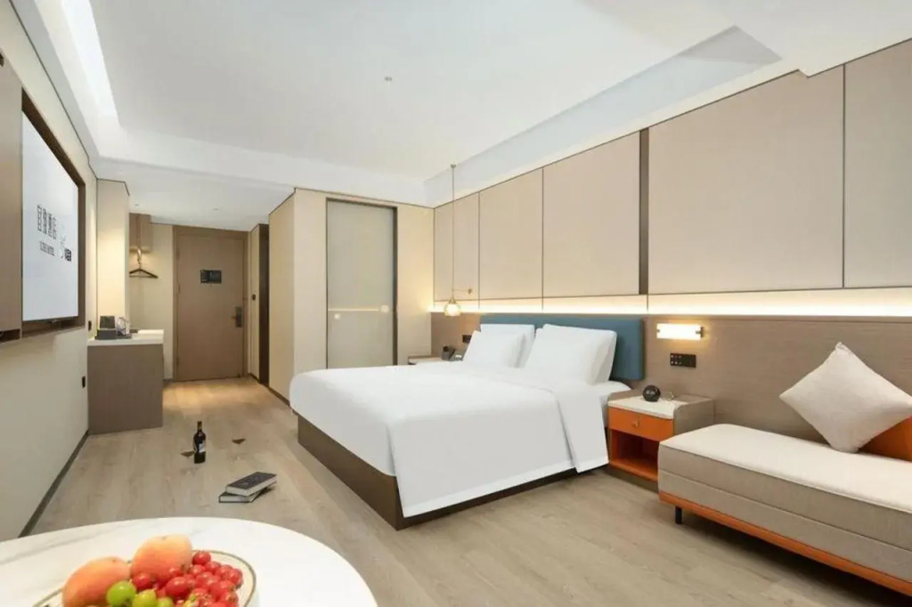 ECHIC Hotel (Cultural Plaza Store, Changlong South Village, Panyu, Guangzhou)