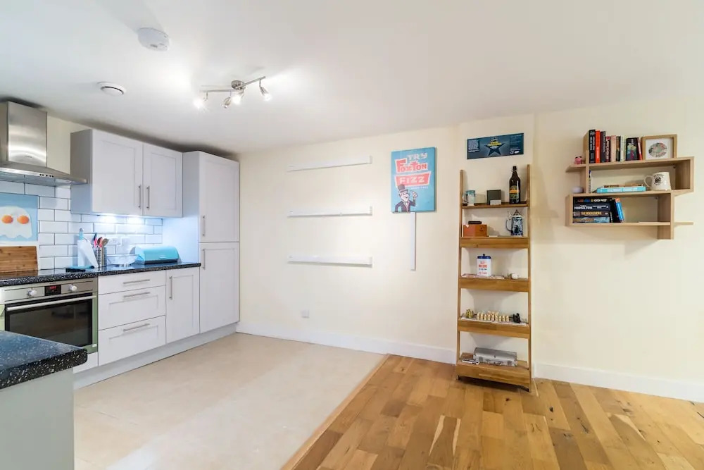 Fantastic Central Brixton Flat for up to 6 Guests