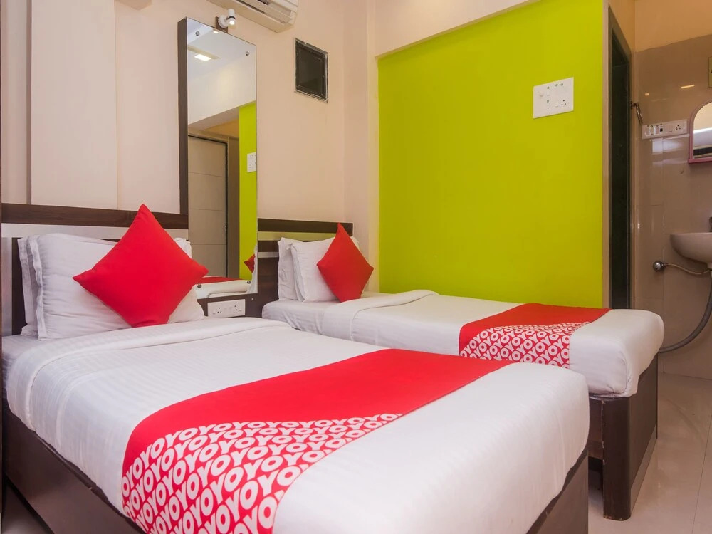 OYO 1453 Hotel Daisy Residency