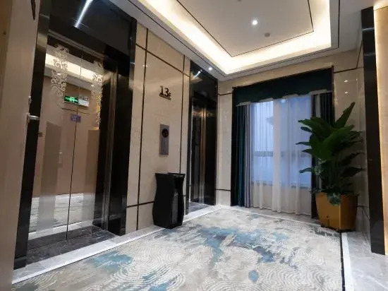 Yangjiang Gangwan Holiday Hotel