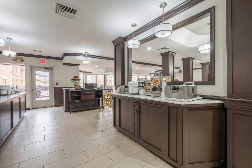 Red Roof Inn PLUS+ & Suites Knoxville West - Cedar Bluff